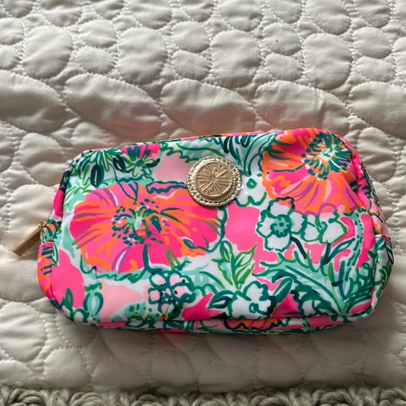 Lilly Pulitzer Handbags - Lilly Pulitzer Jeanie belt bag